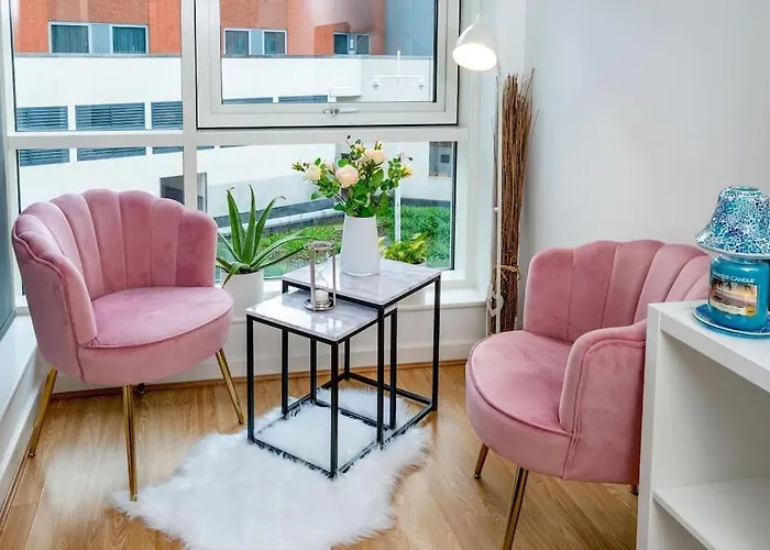 Central Gunwharf Quays Two Bedroom Apartment