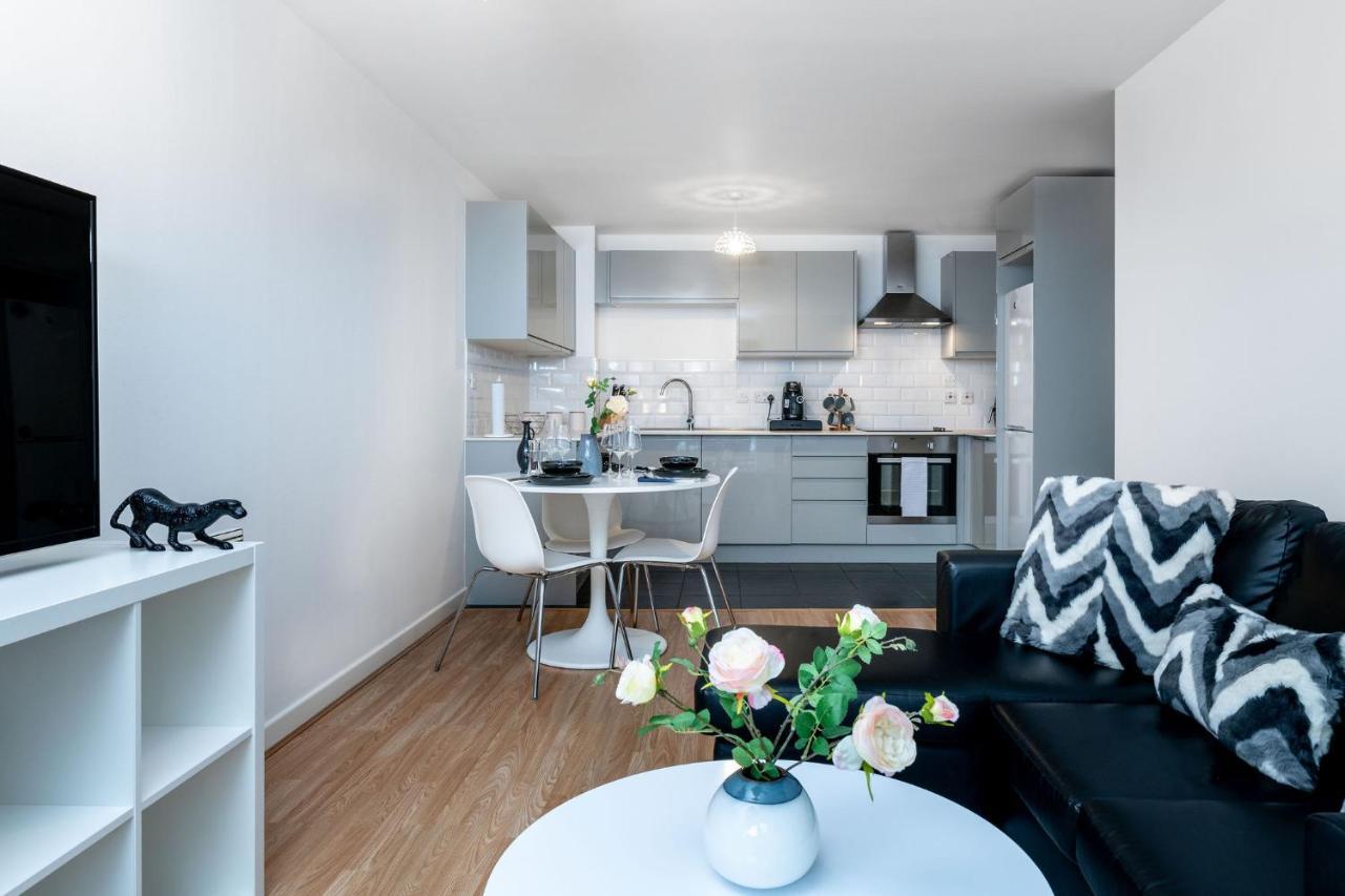 Gunwharf Quays Two Bedroom * Portsmouth